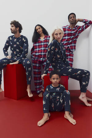 marks_spencer-ms_xmas_matching_pyjamas_2024_-2-ref1945226.jpg